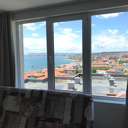 Vista Apartment *